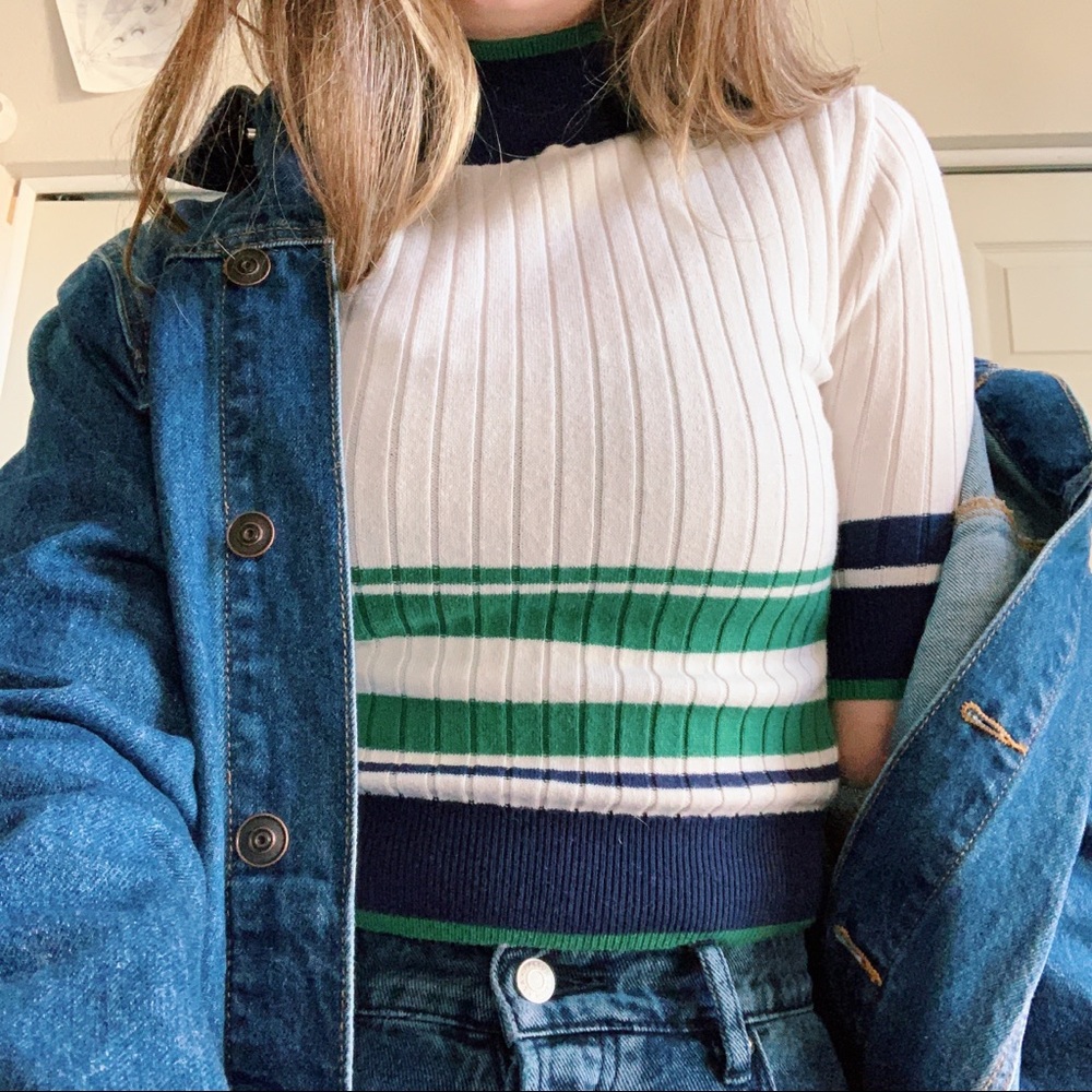 Turtleneck quarter sleeve top!
